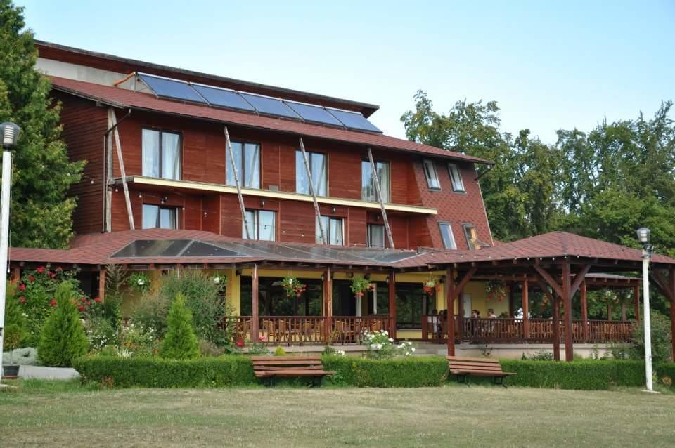 Complex Turistic Milenium Gilău Exteriör bild